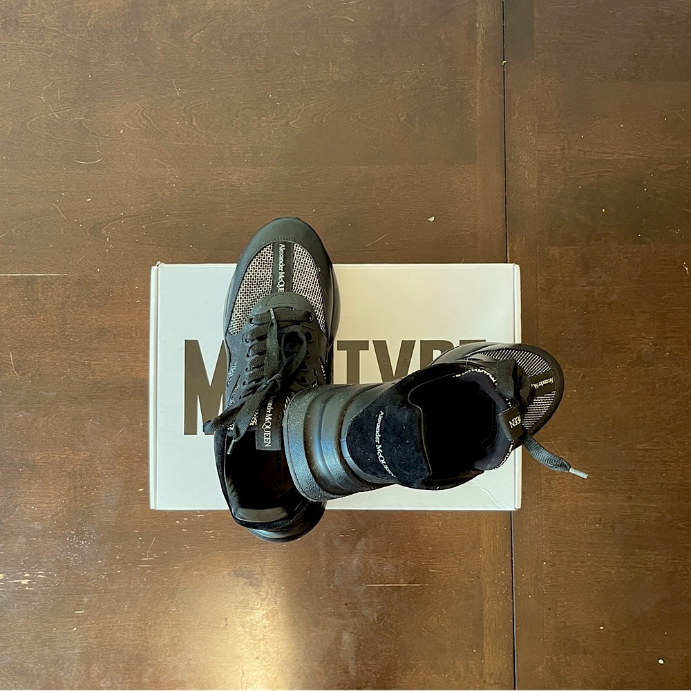 Alexander McQueen Sneaker size 8